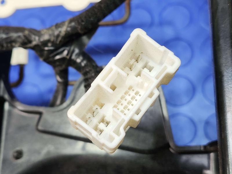 2022 Nissan Altima Seat Track