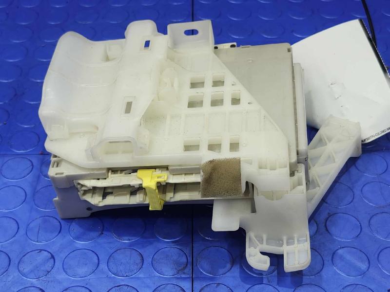 2011-2015 Toyota Prius 1.8L Instrument Panel Junction Block OEM 82730-47510