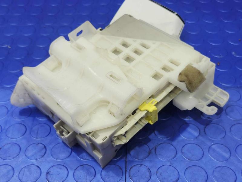 2011-2015 Toyota Prius 1.8L Instrument Panel Junction Block OEM 82730-47510