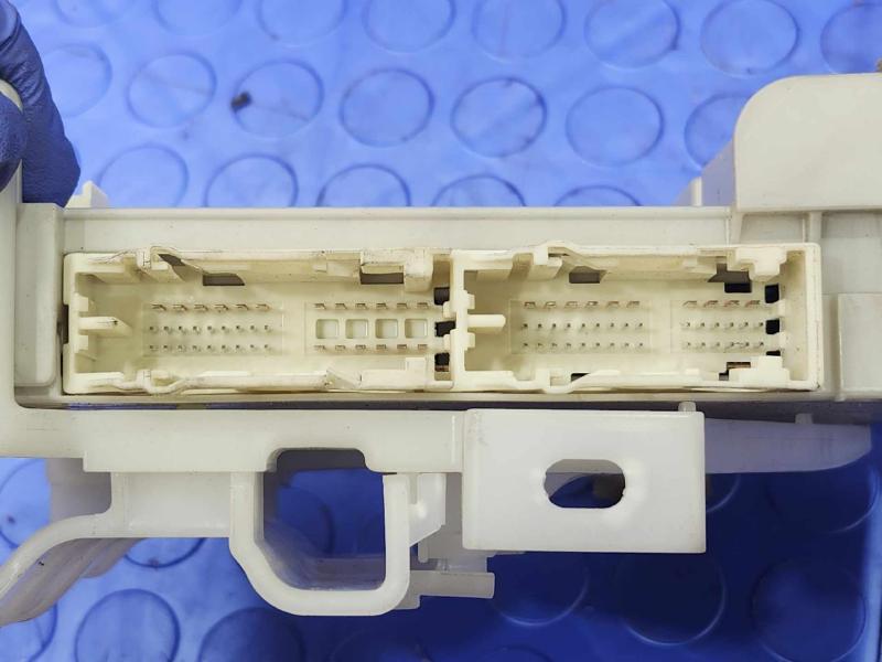 2011-2015 Toyota Prius 1.8L Instrument Panel Junction Block OEM 82730-47510