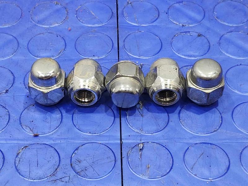 2021 Nissan Sentra Lug Nuts