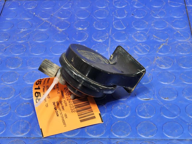2015 Volkswagen Beetle Horn