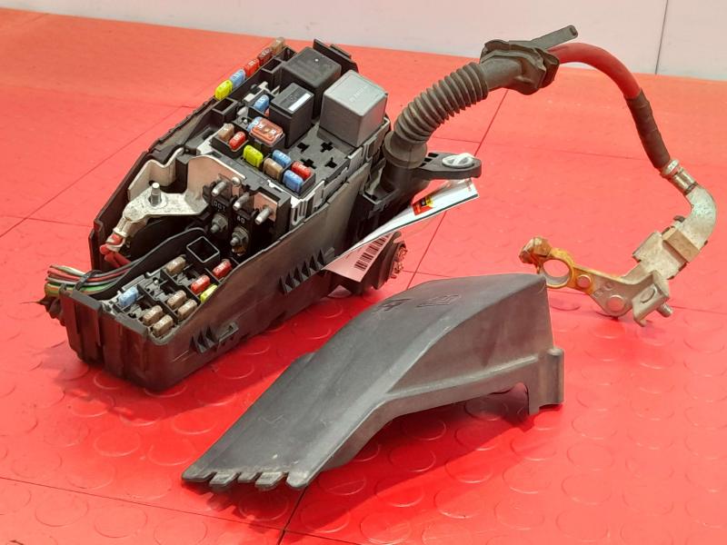 2012-2013 Volvo S60 XC60 Engine Fuse Box Relay Junction Block Genuine OEM