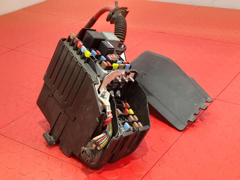 2012-2013 Volvo S60 XC60 Engine Fuse Box Relay Junction Block Genuine OEM