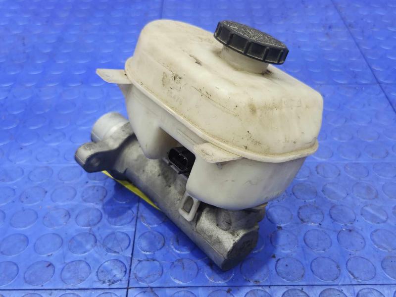 2011-2012 Ford F-250 F-350 Brake Master Cylinder Assembly Genuine OEM BC3Z2140A
