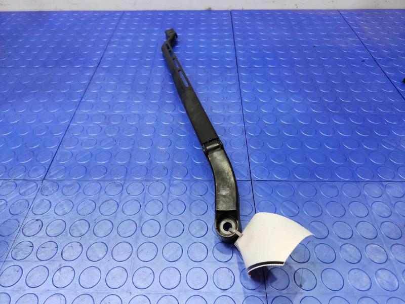 2014 Chevrolet Silverado 1500 Wiper Arm