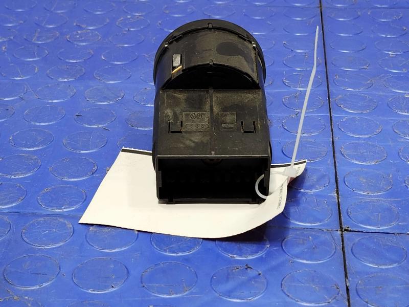 2015 Volkswagen Beetle Headlight Switch (Dash Mtd)