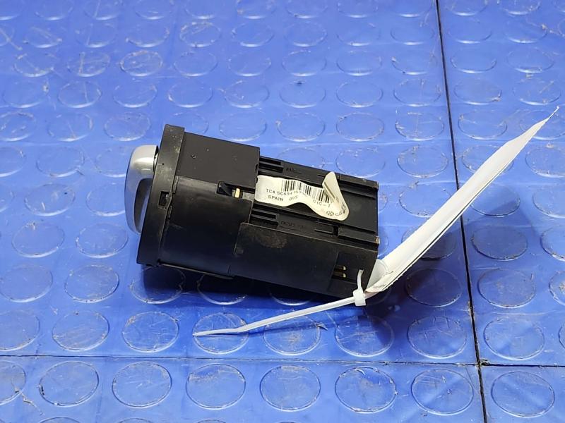 2015 Volkswagen Beetle Headlight Switch (Dash Mtd)