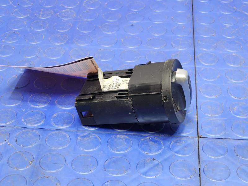 2015 Volkswagen Beetle Headlight Switch (Dash Mtd)