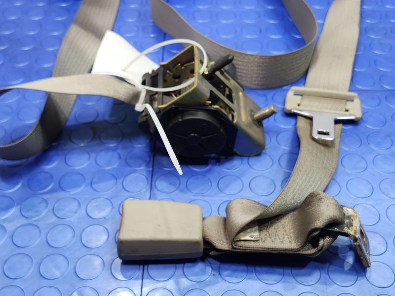 2003 Lincoln Town Car Rear Seat Belt
