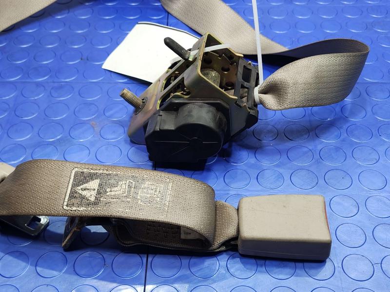 2003 Lincoln Town Car Rear Seat Belt