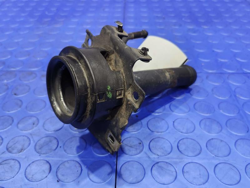 2015 GMC Yukon XL Fuel Filler Neck Assembly Filler Pipe Genuine OEM 22772987