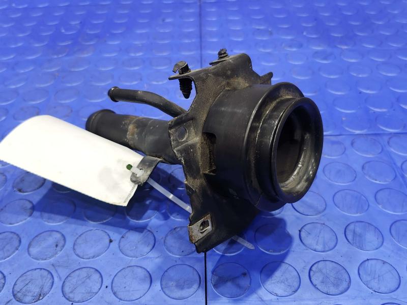 2015 GMC Yukon XL Fuel Filler Neck Assembly Filler Pipe Genuine OEM 22772987
