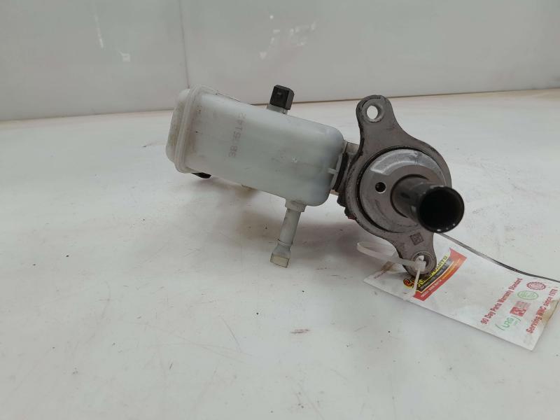 2013 Kia Sportage Master Cylinder