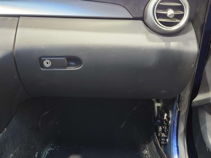2017 Mercedes C-Class Glove Box