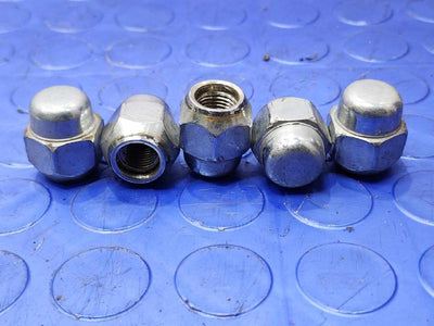 2015 Nissan Leaf Lug Nuts