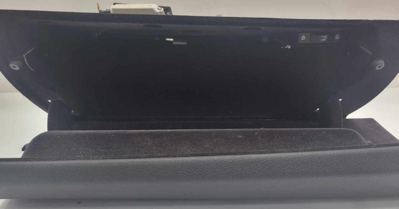 2012 BMW 328i Glove Box