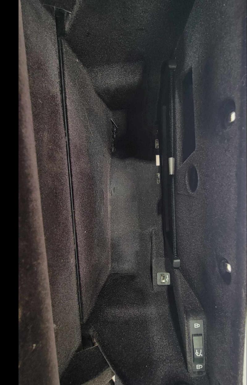 2012 BMW 328i Glove Box