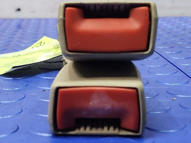 2003 Lincoln Town Car Rear Seat Belt