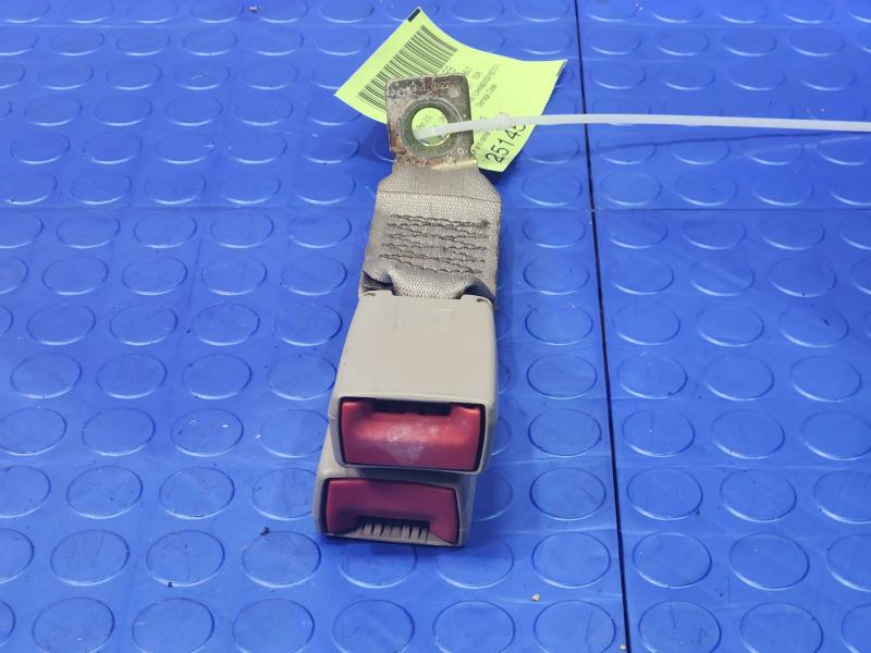 2003 Lincoln Town Car Rear Seat Belt