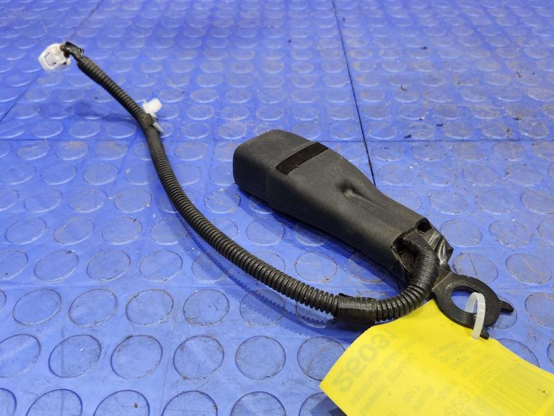 2017 Toyota Prius Front Seat Belt