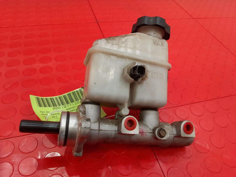 2011-2013 Kia Forte Brake Master Cylinder Assembly Genuine OEM 585101H200