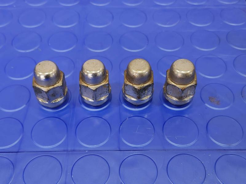 2010 Kia Rio Lug Nuts