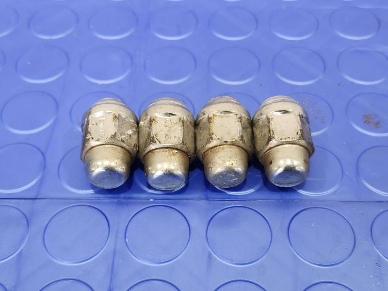2010 Kia Rio Lug Nuts