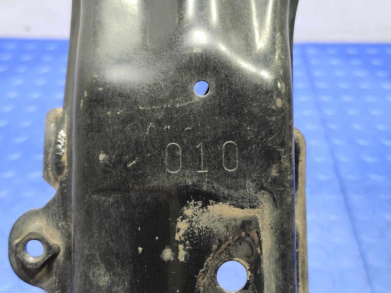 2015-2019 Subaru Outback 2.5L CVT Transmission Crossmember OEM 41011AL010