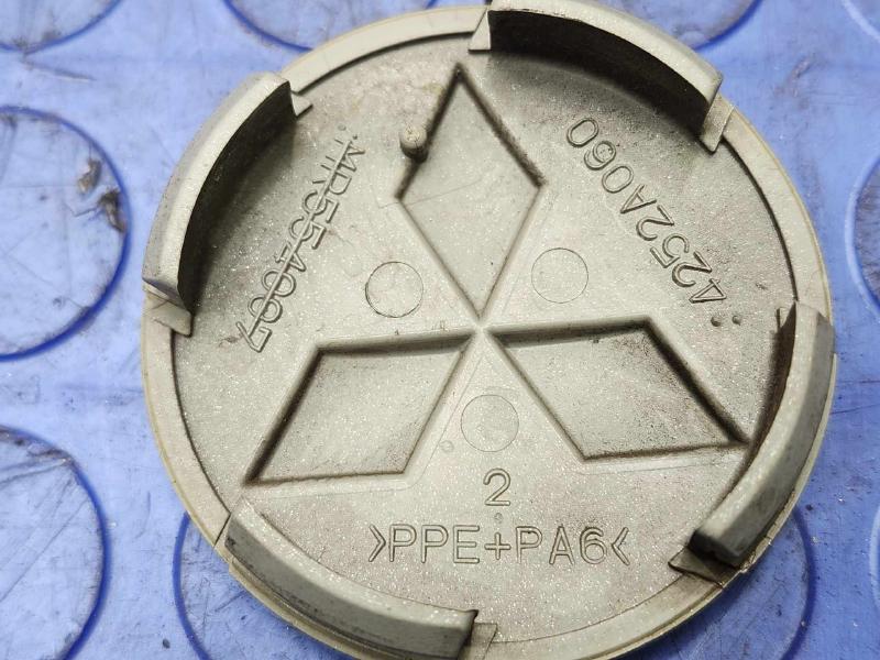 2017 Mitsubishi Outlander Center Cap