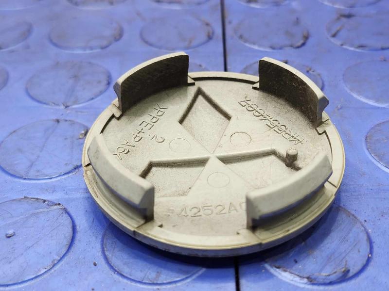 2017 Mitsubishi Outlander Center Cap