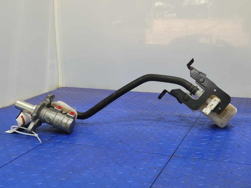2009-2014 Nissan Murano Brake Master Cylinder Assembly Genuine OEM D60101AA1B