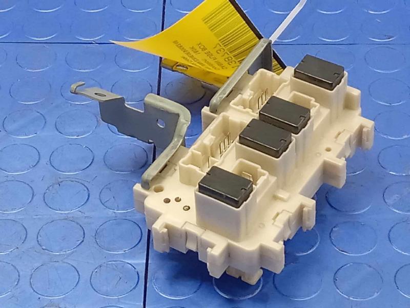 2014 Infiniti QX80 Cabin Fuse Box