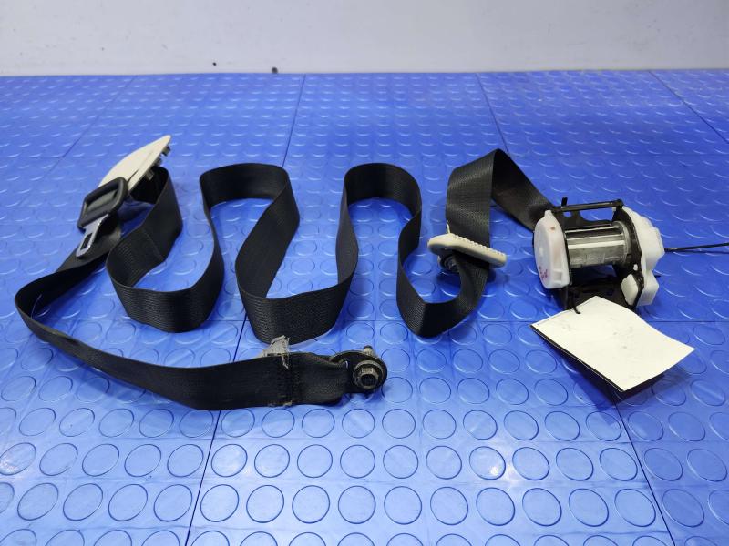 2011 Infiniti QX56 Rear Seat Belt