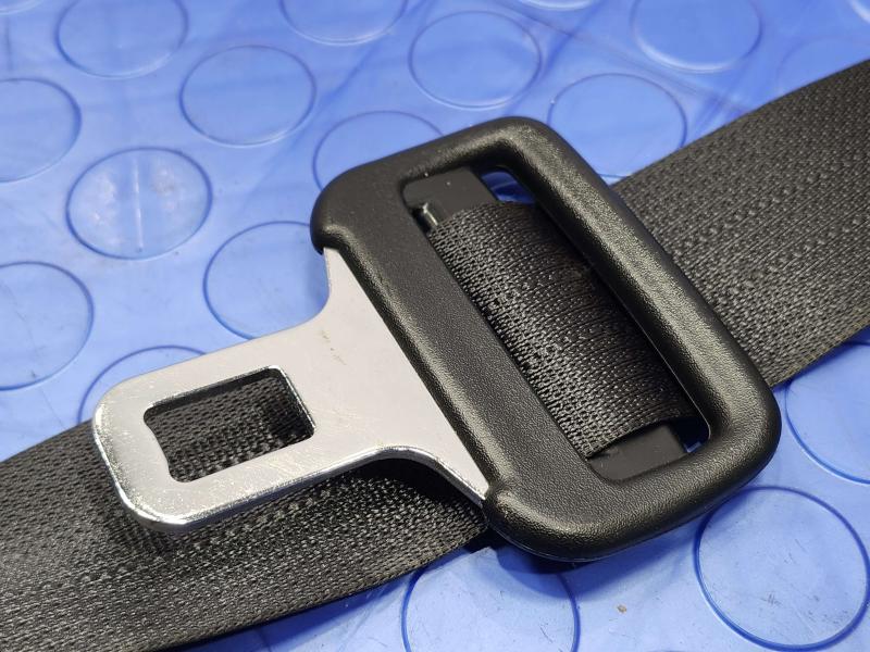 2011 Infiniti QX56 Rear Seat Belt