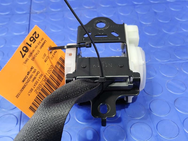 2011 Infiniti QX56 Rear Seat Belt