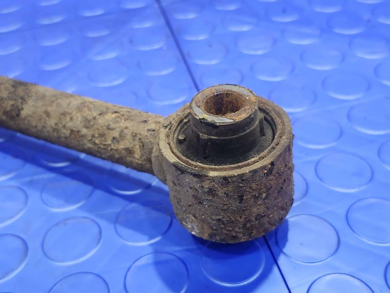 2011 Kia Sorento Lower Control Arm Rr