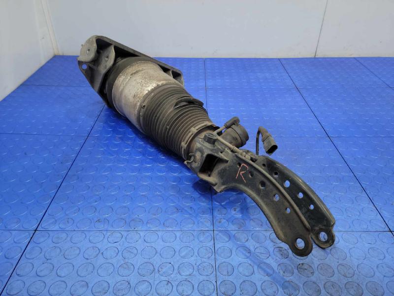 2004 Porsche Cayenne Strut Assembly