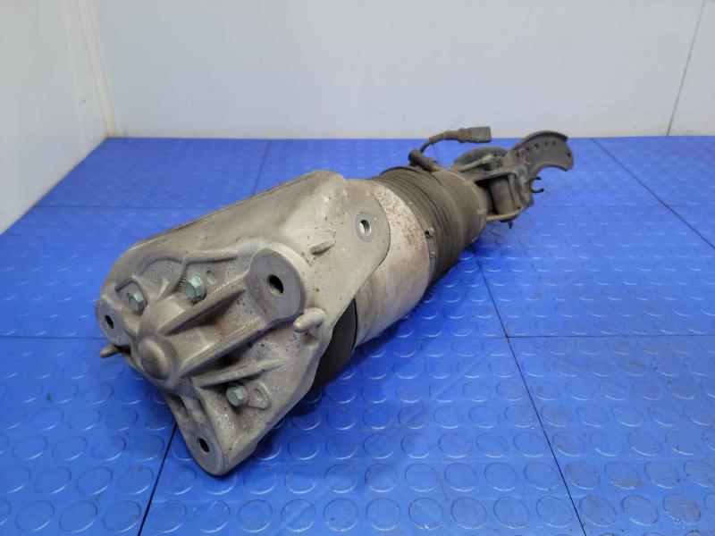2004 Porsche Cayenne Strut Assembly