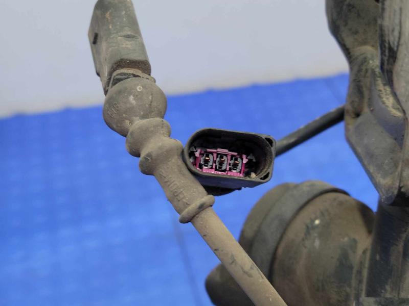 2004 Porsche Cayenne Strut Assembly