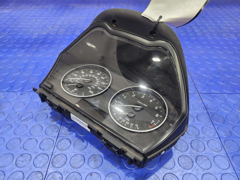 2017 BMW X1 Speedometer