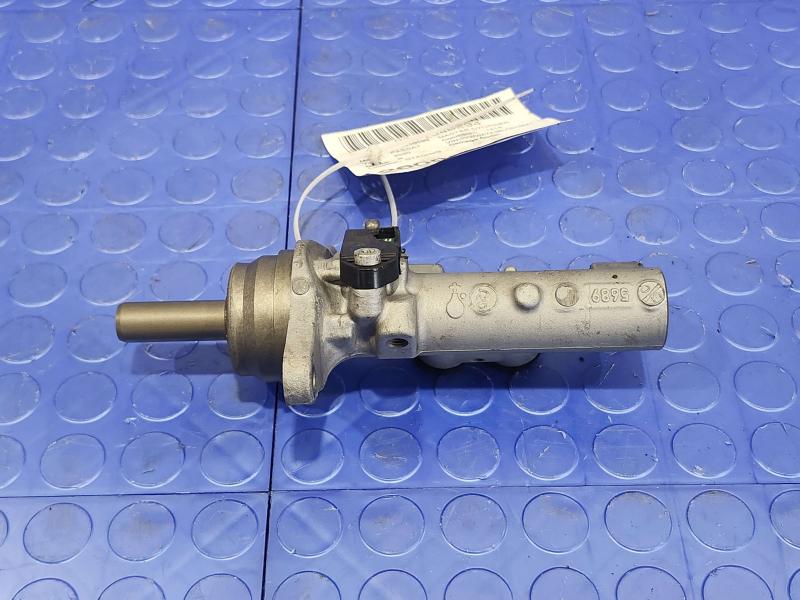 2020 Volkswagen Passat Master Cylinder