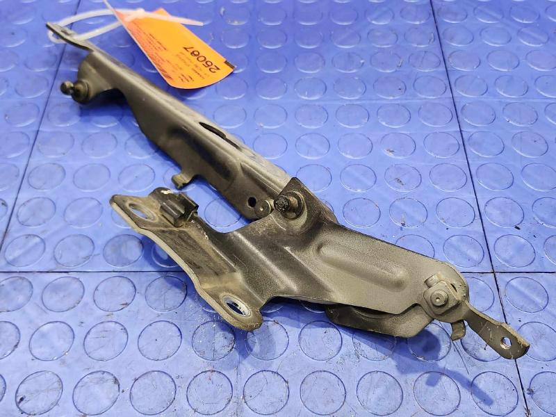 2012 Volvo XC60 Hood Hinge