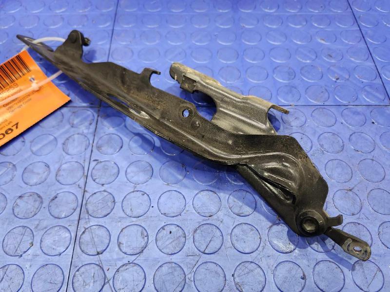 2012 Volvo XC60 Hood Hinge