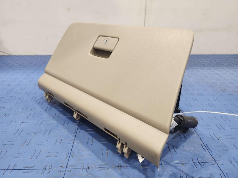 2002 Toyota Camry Glove Box