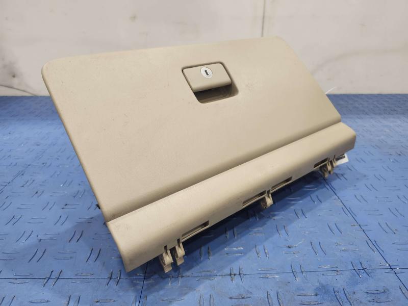 2002 Toyota Camry Glove Box