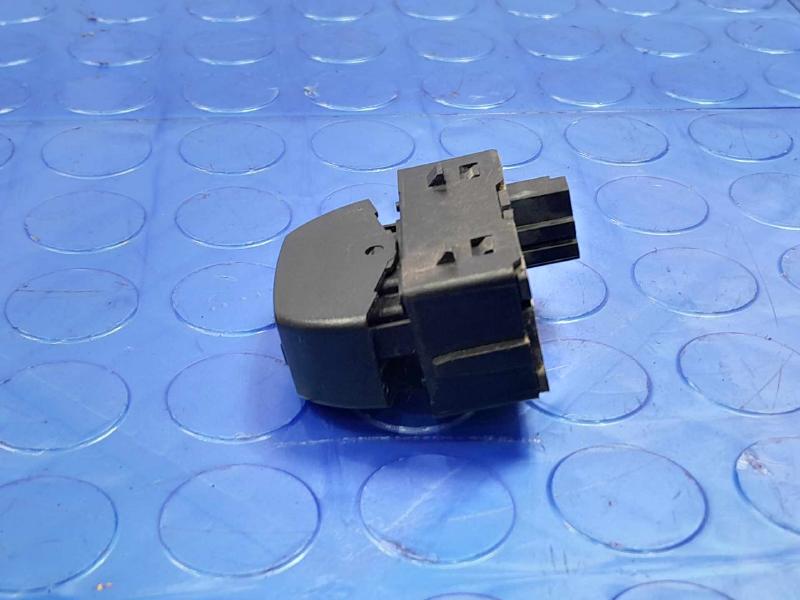 2011 Ford F-250 Super Duty Door Switch Front