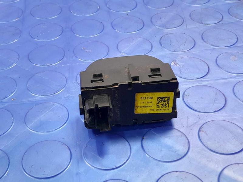 2011 Ford F-250 Super Duty Door Switch Front