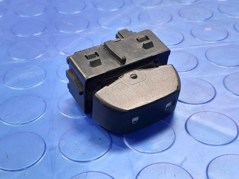2011 Ford F-250 Super Duty Door Switch Front