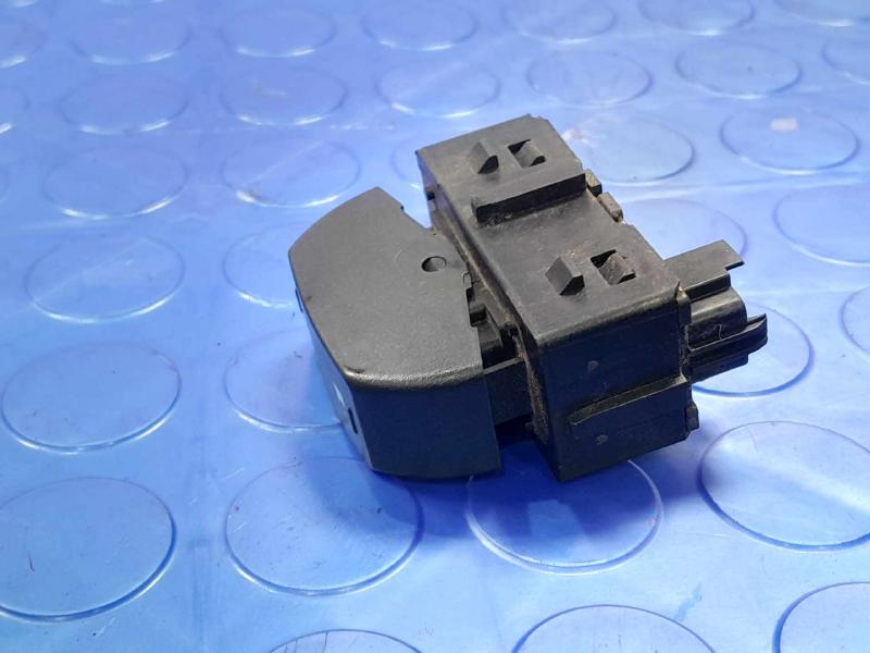 2011 Ford F-250 Super Duty Door Switch Front